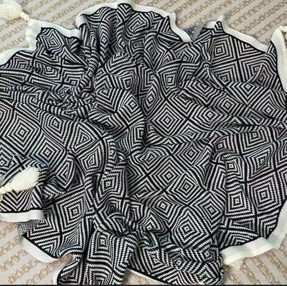 Geometric Pattern Knit Blanket for Sofa and Relaxation