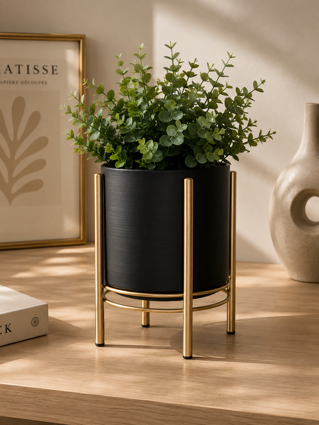 Cache-Pot Design Nordique en Métal Noir avec Support