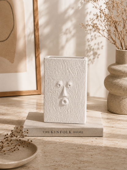 Vase Visage Nordique en Céramique – Élégance Artistique pour Votre Intérieur