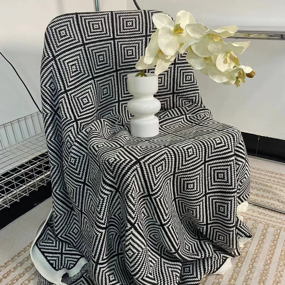 Geometric Pattern Knit Blanket for Sofa and Relaxation