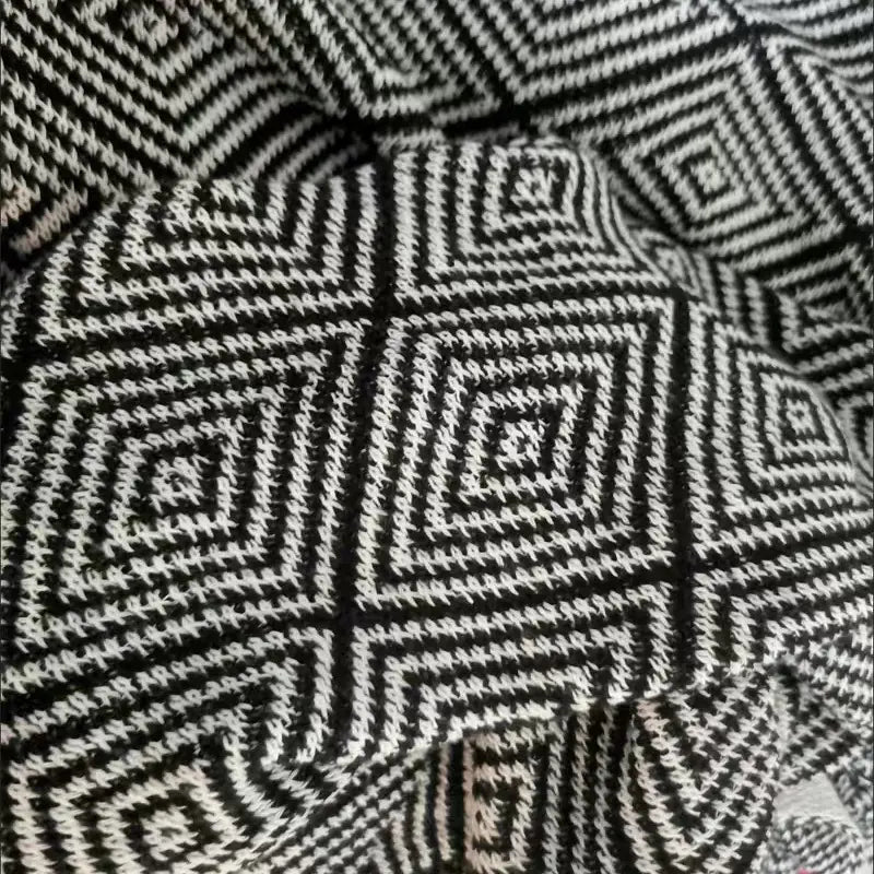 Geometric Pattern Knit Blanket for Sofa and Relaxation